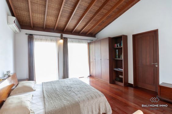 Image 5 from Villa Keluarga 5 Kamar Disewakan di Berawa Canggu