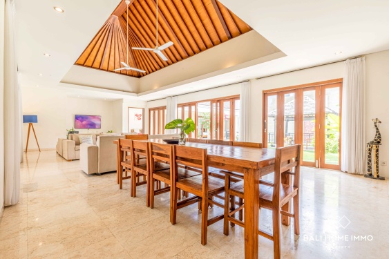 Image 4 from Villa familiale de 5 chambres à louer à Canggu Berawa