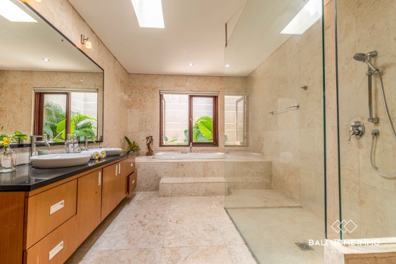 Image 15 from Villa familiale de 5 chambres à louer à Canggu Berawa