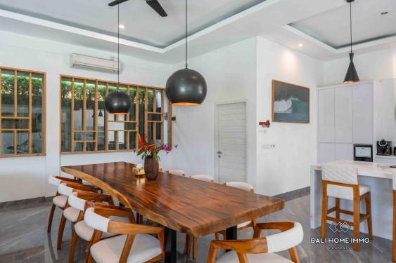 Image 6 from Villa familiale de 5 chambres avec jardin à vendre et à louer à Batu Bolong