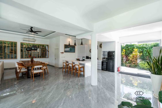 Image 4 from Villa familiale de 5 chambres avec jardin à vendre et à louer à Batu Bolong