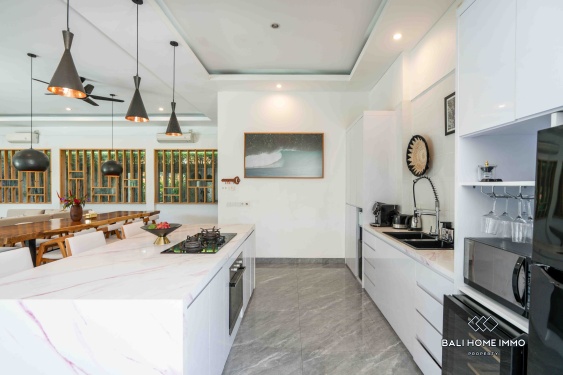 Image 9 from Villa familiale de 5 chambres avec jardin à vendre et à louer à Batu Bolong