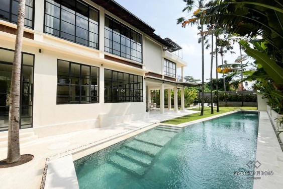 Image 1 from Villa familiale de 5 chambres avec jardin à louer à l'année à Berawa