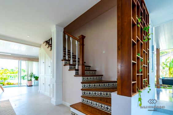 Image 2 from Villa familiale de 5 chambres avec vue sur la ceinture de verdure à vendre à Berawa