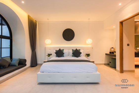 Image 9 from Villa de luxe de 5 chambres avec vue sur la jungle à vendre en bail emphytéotique à Ubud