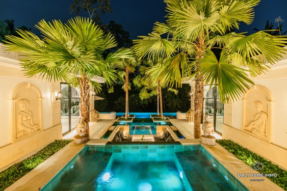 Image 15 from Villa de luxe de 5 chambres avec vue sur la jungle à vendre en bail emphytéotique à Ubud