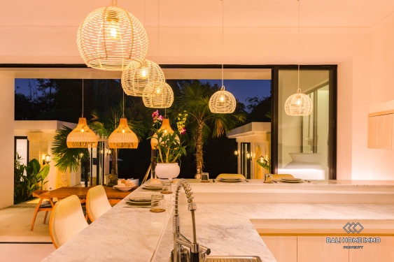 Image 8 from Villa de luxe de 5 chambres avec vue sur la jungle à vendre en bail emphytéotique à Ubud