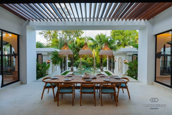 Image 5 from Villa de luxe de 5 chambres avec vue sur la jungle à vendre en bail emphytéotique à Ubud