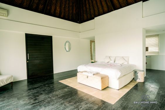 Image 15 from Dijual Vila Mewah Tepi Pantai 5 Kamar di Cemagi