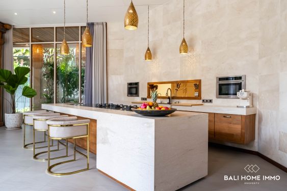 Image 16 from Villa de luxe de 5 chambres à vendre et à louer à Pererenan Bali