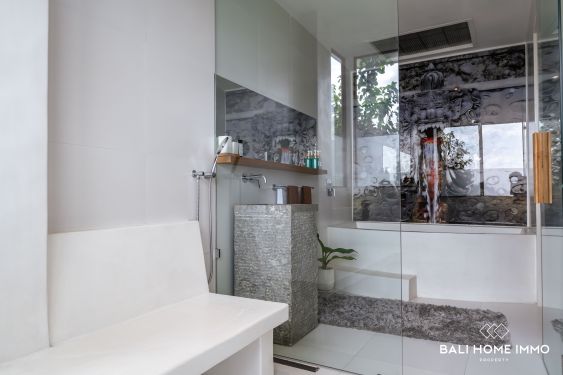 Image 5 from Villa de luxe de 5 chambres à vendre et à louer à Pererenan Bali