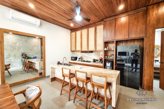 Image 5 from Villa familiale de conception moderne de 5 chambres à louer à Canggu Batu Bolong