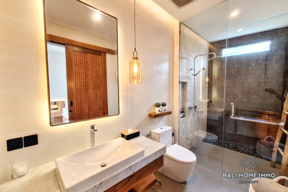 Image 19 from Villa familiale de conception moderne de 5 chambres à louer à Canggu Batu Bolong