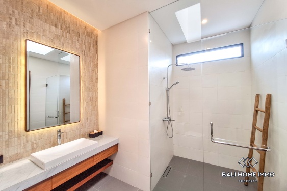 Image 18 from Villa familiale de conception moderne de 5 chambres à louer à Canggu Batu Bolong