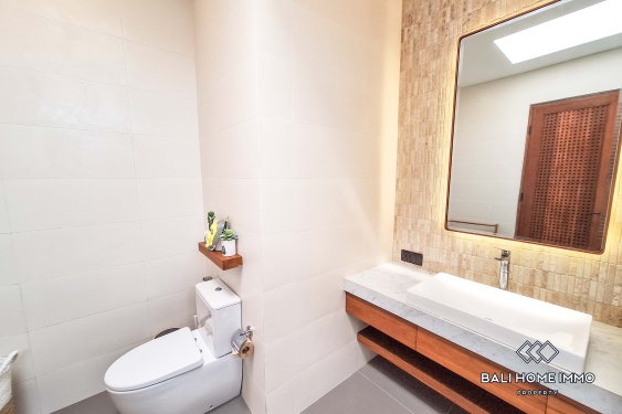 Image 17 from Villa familiale de conception moderne de 5 chambres à louer à Canggu Batu Bolong