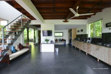 Image 3 from Villa de 5 chambres à vendre en pleine propriété et à louer au mois dans la région de Tanah Lot.