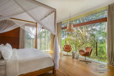 Image 6 from 5 Bedroom Villa for Sale in Bali Seseh