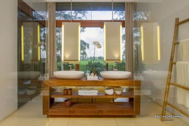 Image 4 from 5 Bedroom Villa for Sale in Bali Seseh