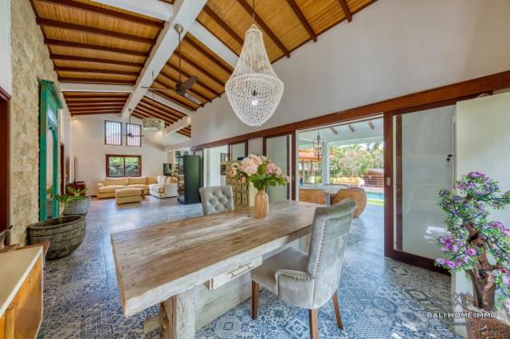 Image 8 from Villa de 5 chambres à vendre et à louer à Bali Canggu, côté résidentiel