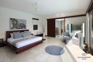 Image 11 from Spacieuse villa de 5 chambres avec jardin à vendre à Canggu Batu Bolong