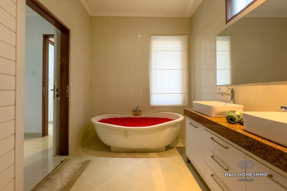 Image 20 from 5 Bedroom Villa For Sale Leasehold in Bali Canggu