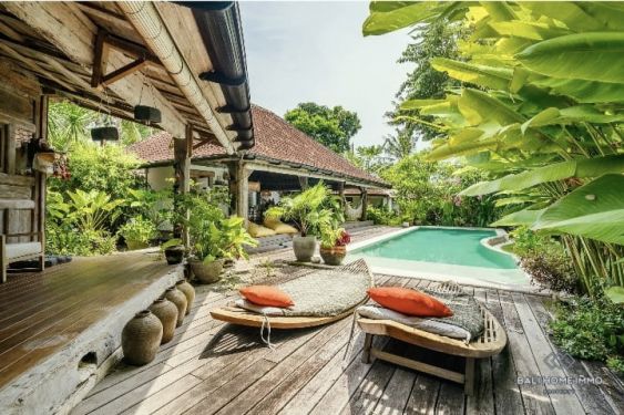 Image 3 from 5 Bedroom Villa For Sale in Bali Umalas