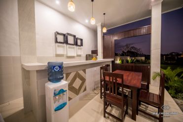 Image 7 from Vila 7 Kamar Tidur Dijual di Canggu Bali