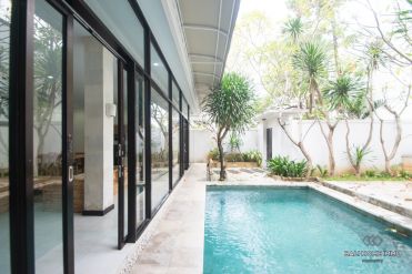 Image 1 from 5 Bedroom Villa for Yearly Rental in Seminyak