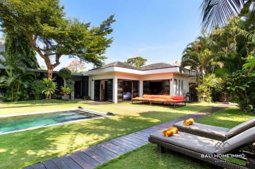 Image 2 from 5 Bedroom Villa for Yearly Rental in Bali Seminyak