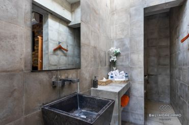 Image 8 from 5 Bedroom Villa for Yearly Rental in Bali Seminyak