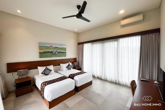 Image 13 from Villa 3 + 2 Kamar berpemandangan sawah Dijual Hak Milik di Batu Bolong, Canggu