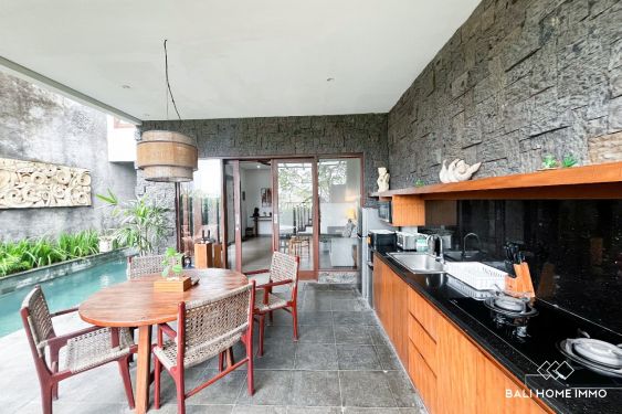 Image 8 from Villa 3 + 2 Kamar berpemandangan sawah Dijual Hak Milik di Batu Bolong, Canggu