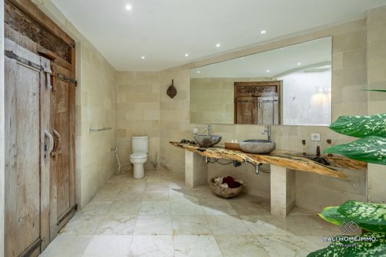 Image 16 from Vila 5 kamar dengan taman luas disewakan jangka panjang di Bali dekat Umalas