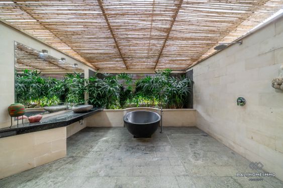 Image 15 from Vila 5 kamar dengan taman luas disewakan jangka panjang di Bali dekat Umalas