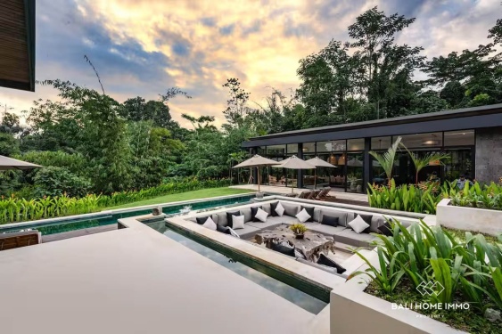 Image 2 from Villa 5 Kamar Pemandangan Hutan Dijual di Ubud
