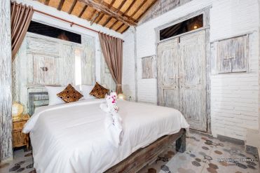Image 12 from 5 Bedroom Classic Villa for Yearly Rental in Canggu