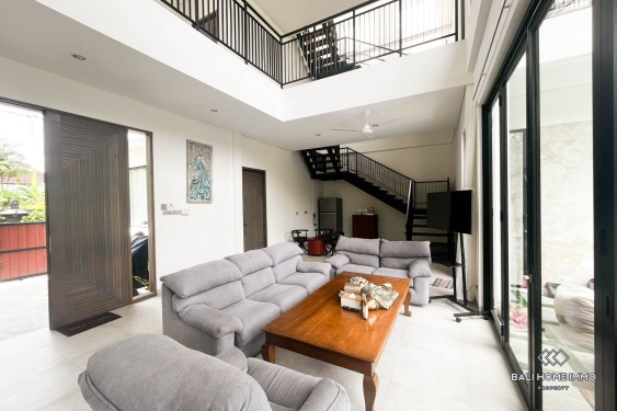 Image 2 from Villa familiale de 6 chambres à vendre à Padang Linjong Canggu