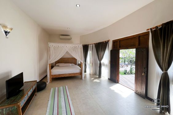 Image 13 from Villa Keluarga 6 Kamar dengan Taman Luas Dijual di Canggu Bali