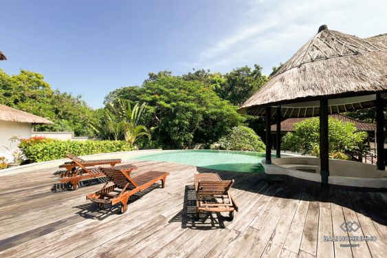 Image 4 from Villa Keluarga 6 Kamar dengan Taman Luas Dijual di Canggu Bali