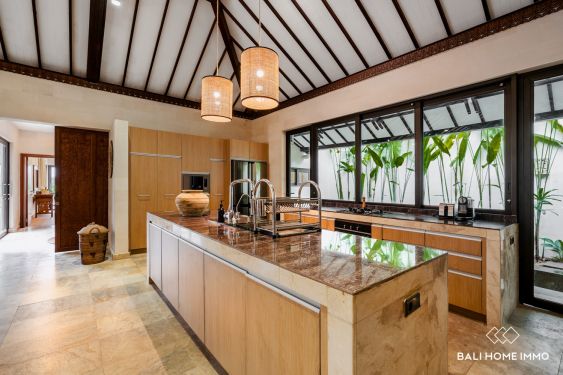 Image 5 from 6 Bedroom Family Villa with view for sale in North Canggu