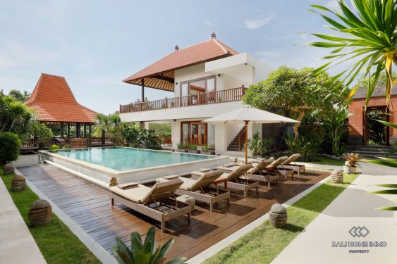 Image 1 from Villa de luxe de 6 chambres à vendre en location à Canggu shortcut Bali