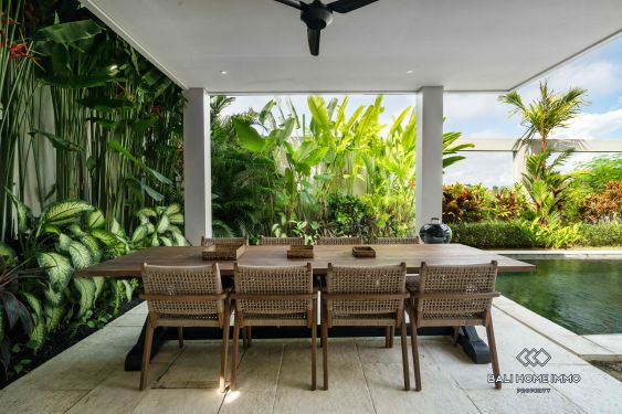 Image 8 from 6 Bedroom Ricefield View Villa For Sale in Umalas