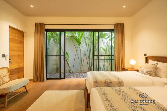 Image 18 from 6 Bedroom Ricefield View Villa For Sale in Umalas