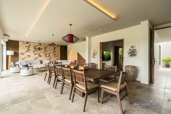 Image 7 from 6 Bedroom Ricefield View Villa For Sale in Umalas