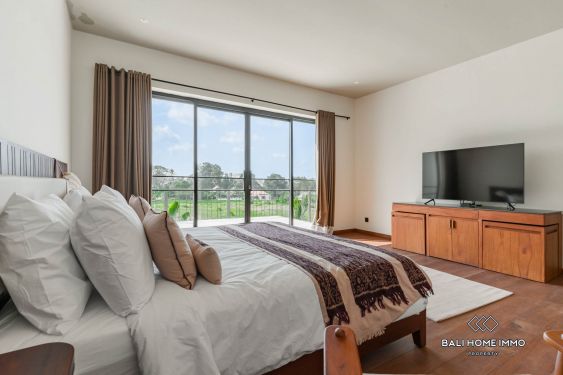 Image 12 from 6 Bedroom Ricefield View Villa For Sale in Umalas
