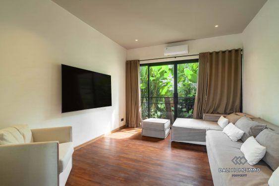 Image 9 from 6 Bedroom Ricefield View Villa For Sale in Umalas