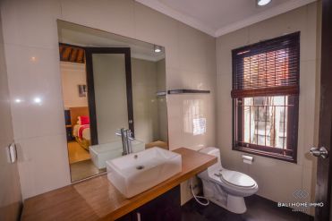 Image 8 from Villa 6 Kamar Disewakan Tahunan dan Jangka Panjang di Umalas