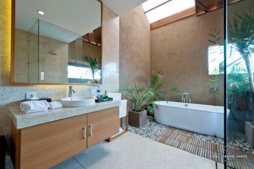 Image 2 from 6 BEDROOM VILLA FOR SALE FREEHOLD IN SEMINYAK