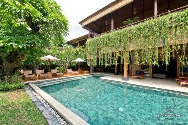 Image 3 from 6 BEDROOM VILLA FOR SALE FREEHOLD IN SEMINYAK
