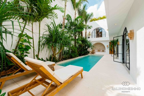 Image 3 from 6 Bedroom Villa for Sale Freehold in Umalas